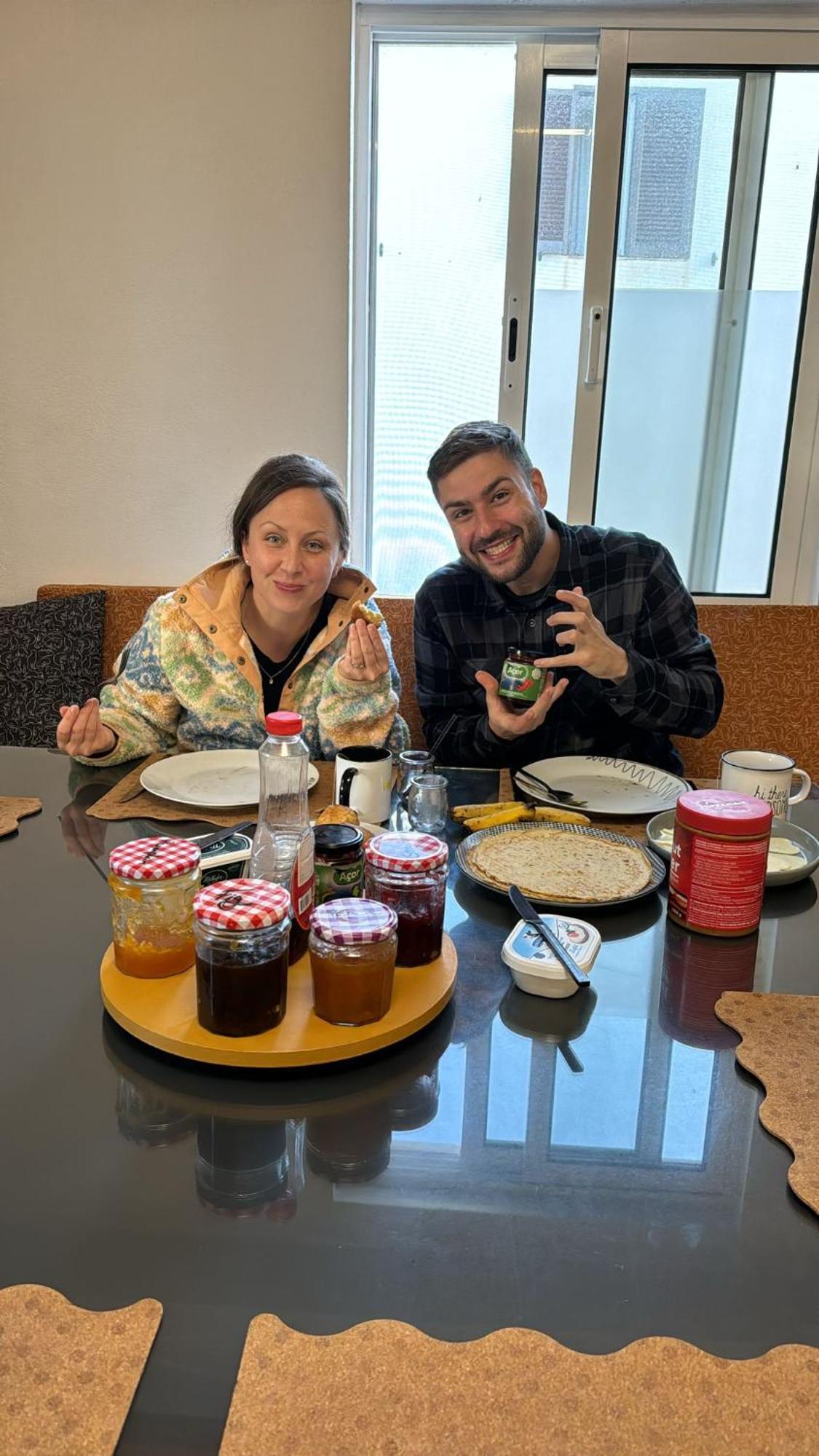 Loving Strangers Hostel Мадалена Екстериор снимка