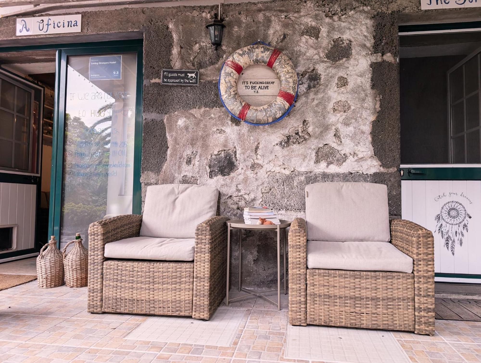 Loving Strangers Hostel Мадалена Екстериор снимка